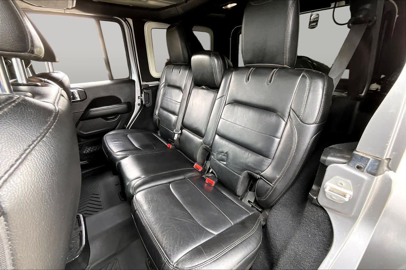 Used 2020 Jeep Wrangler Unlimited Sahara AWD/4WD image 20