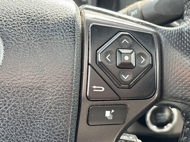 Used 2017 Toyota Tacoma TRD Sport AWD/4WD image 21