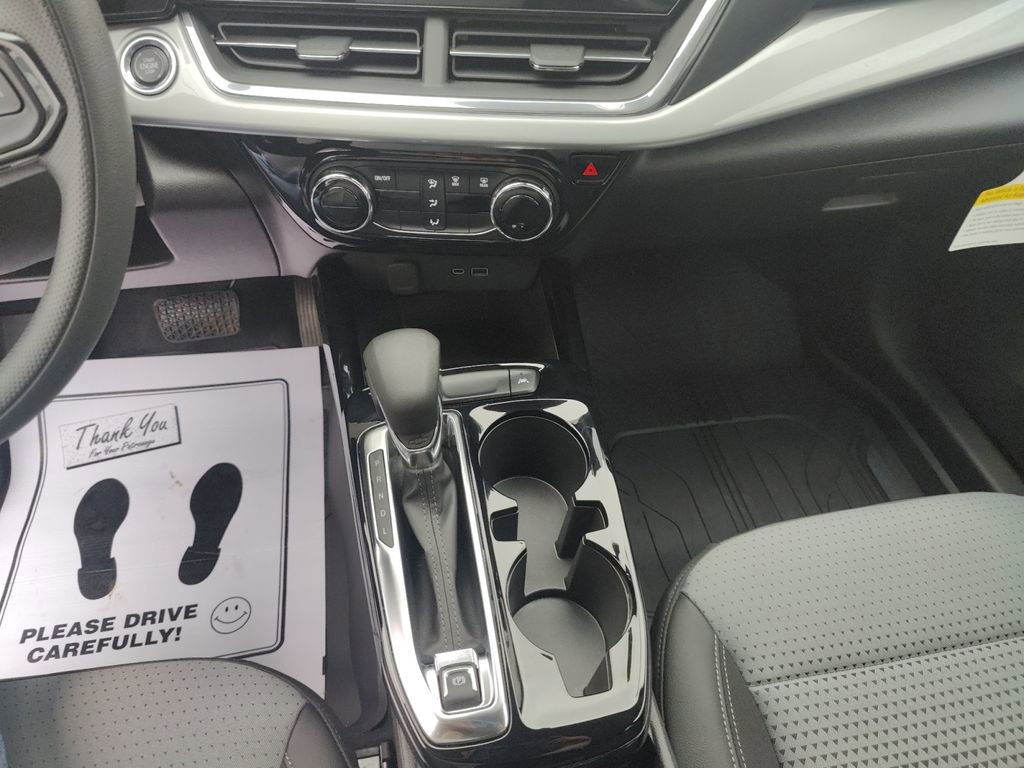 New 2025 Chevrolet Trax LT image 11