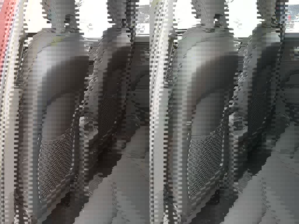 New 2026 Volvo XC60 T8 Plus w/ Protection Package Premier image 17