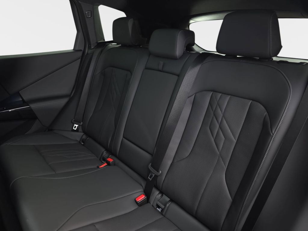 New 2026 BMW X3 xDrive30 w/ Premium Package image 14