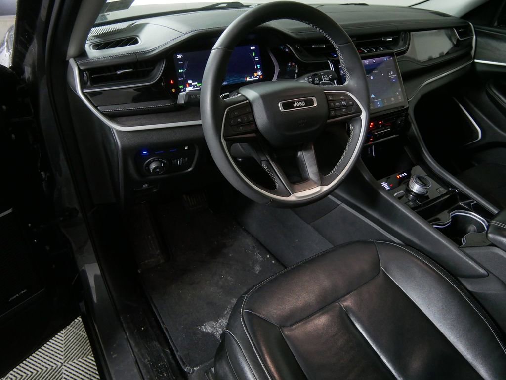 Used 2022 Jeep Grand Cherokee Limited 4xe image 13