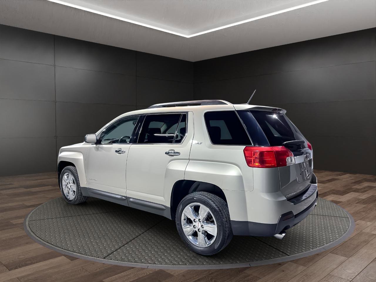 Used 2015 GMC Terrain SLT w/ Chrome Edition image 6