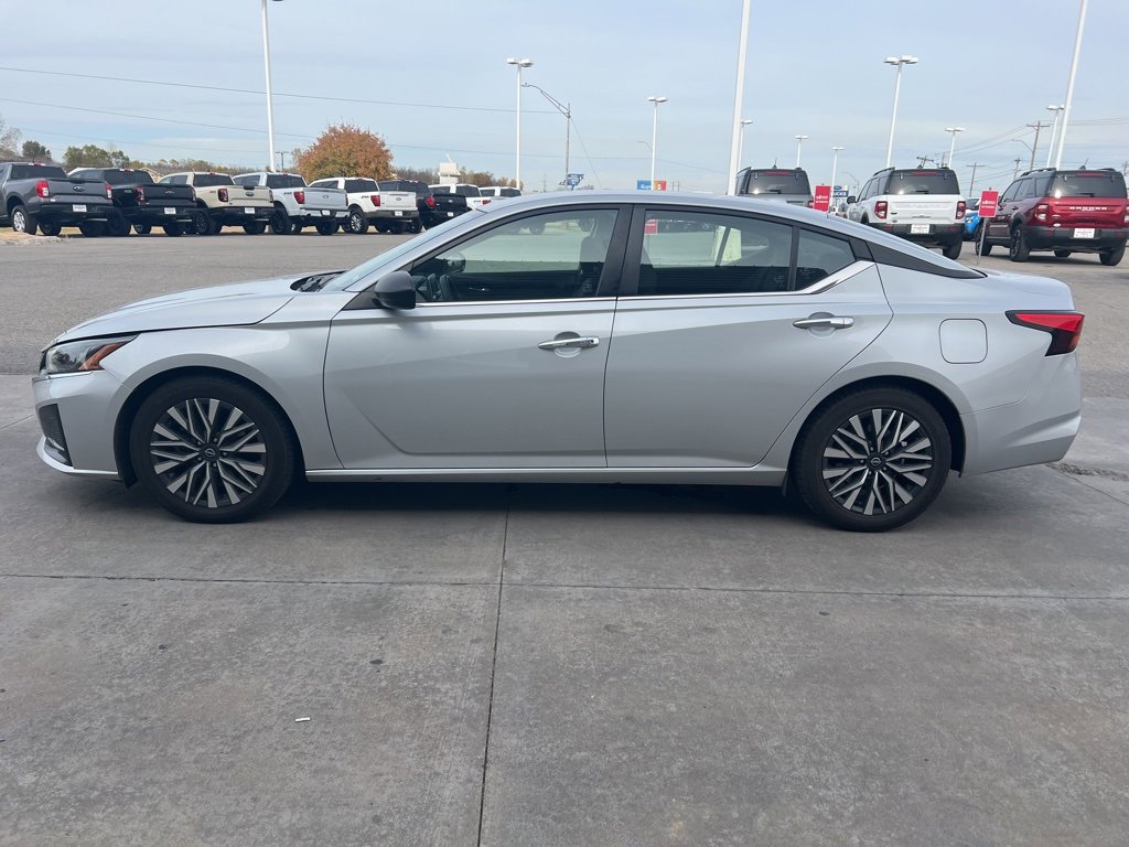 Used 2024 Nissan Altima 2.5 SV image 8
