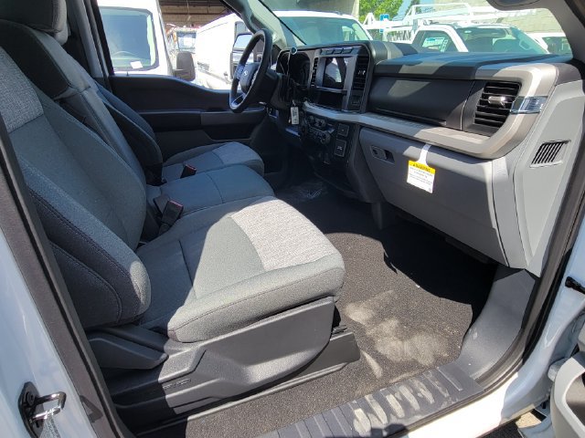 New 2024 Ford F350 XLT RWD image 15