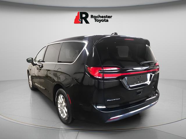 Used 2025 Chrysler Pacifica Select FWD image 15