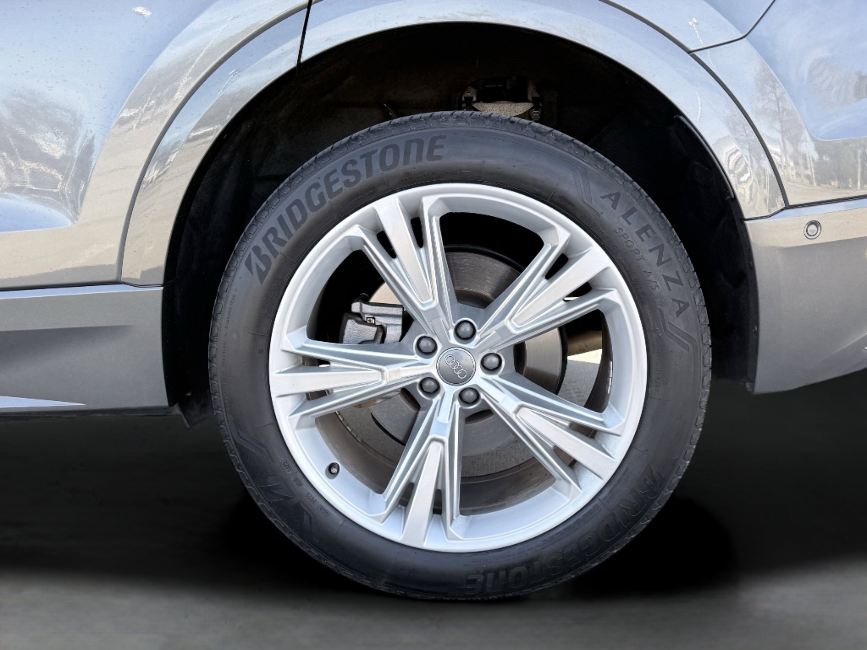 Used 2019 Audi Q8 Premium Plus w/ Premium Plus image 13