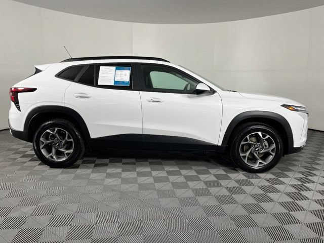 Used 2024 Chevrolet Trax LT w/ Driver Confidence Package FWD image 13