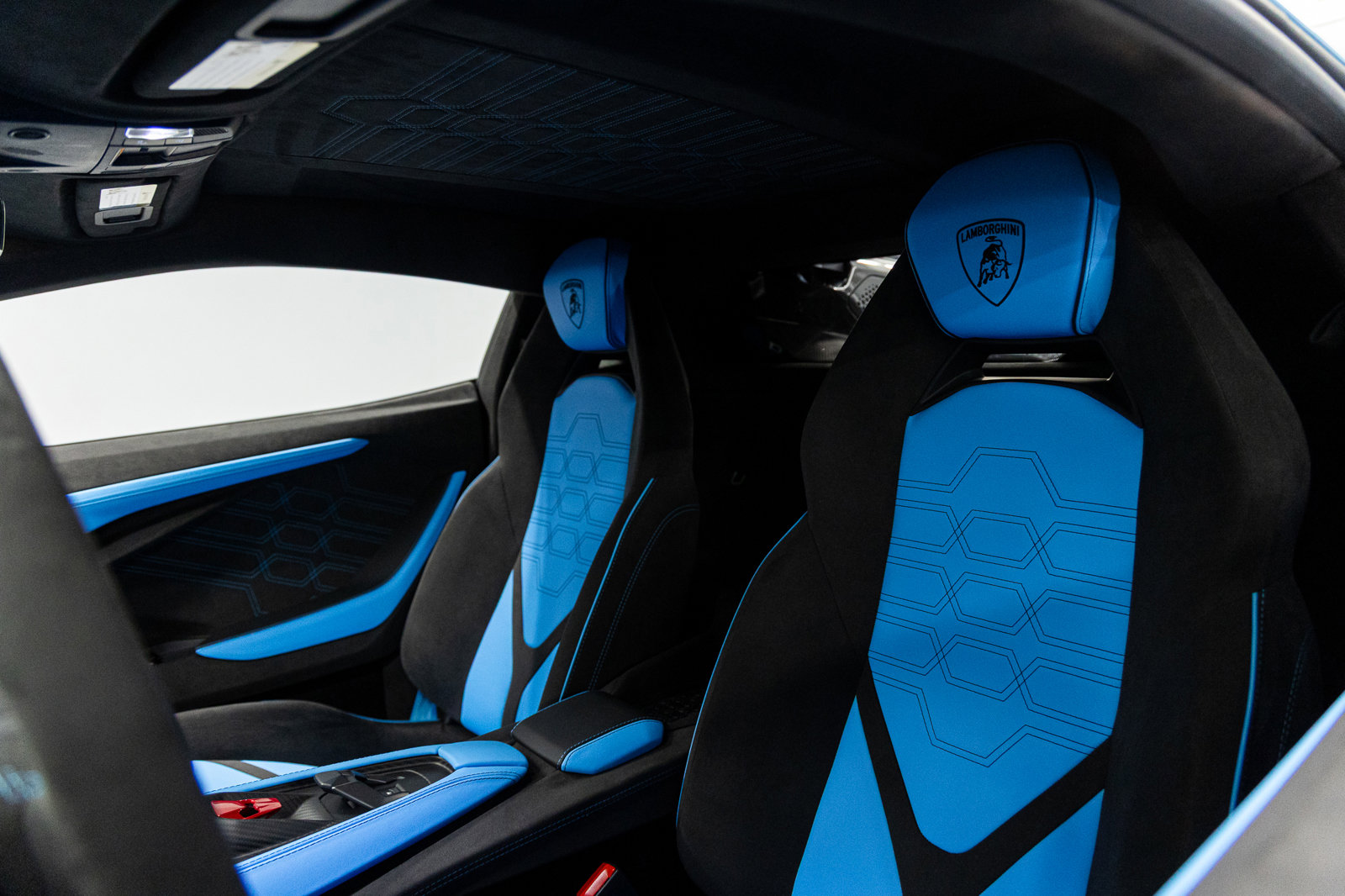 Used 2025 Lamborghini Revuelto image 46