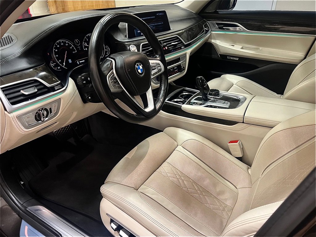 Used 2016 BMW 740i RWD image 24