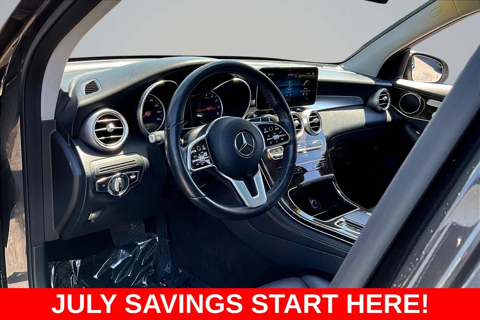 Used 2021 Mercedes-Benz GLC 300 w/ Premium Package image 21