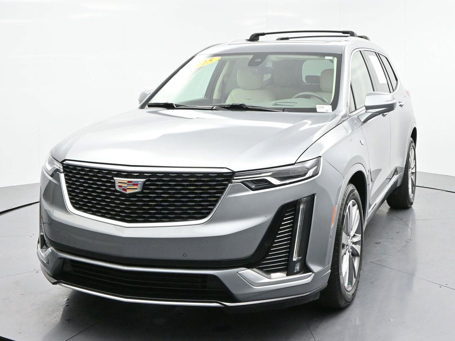 Certified 2025 Cadillac XT6 Premium Luxury w/ Technology Package FWD image 2