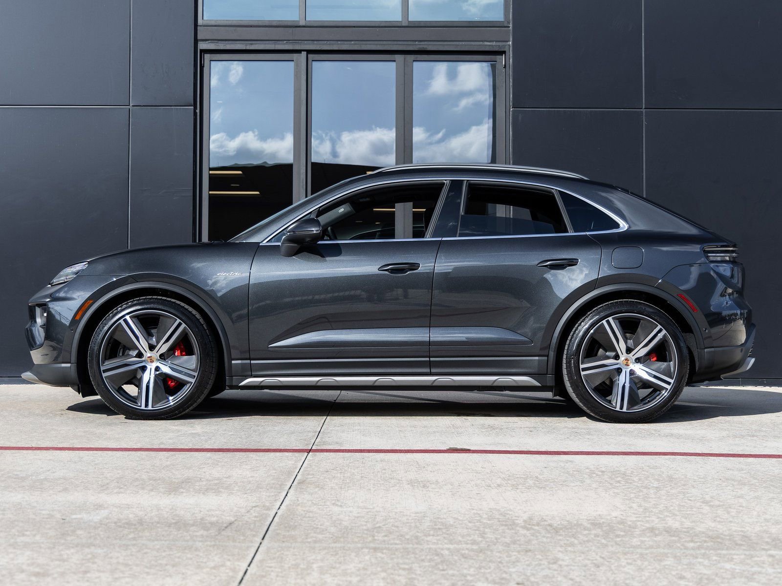 New 2025 Porsche Macan 4S Electric image 2