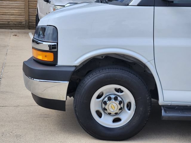 Used 2025 Chevrolet Express 3500 LT w/ LT Preferred Equipment Group RWD image 14