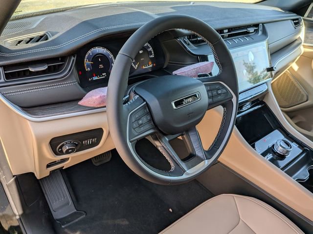 New 2026 Jeep Grand Cherokee Limited AWD/4WD image 11
