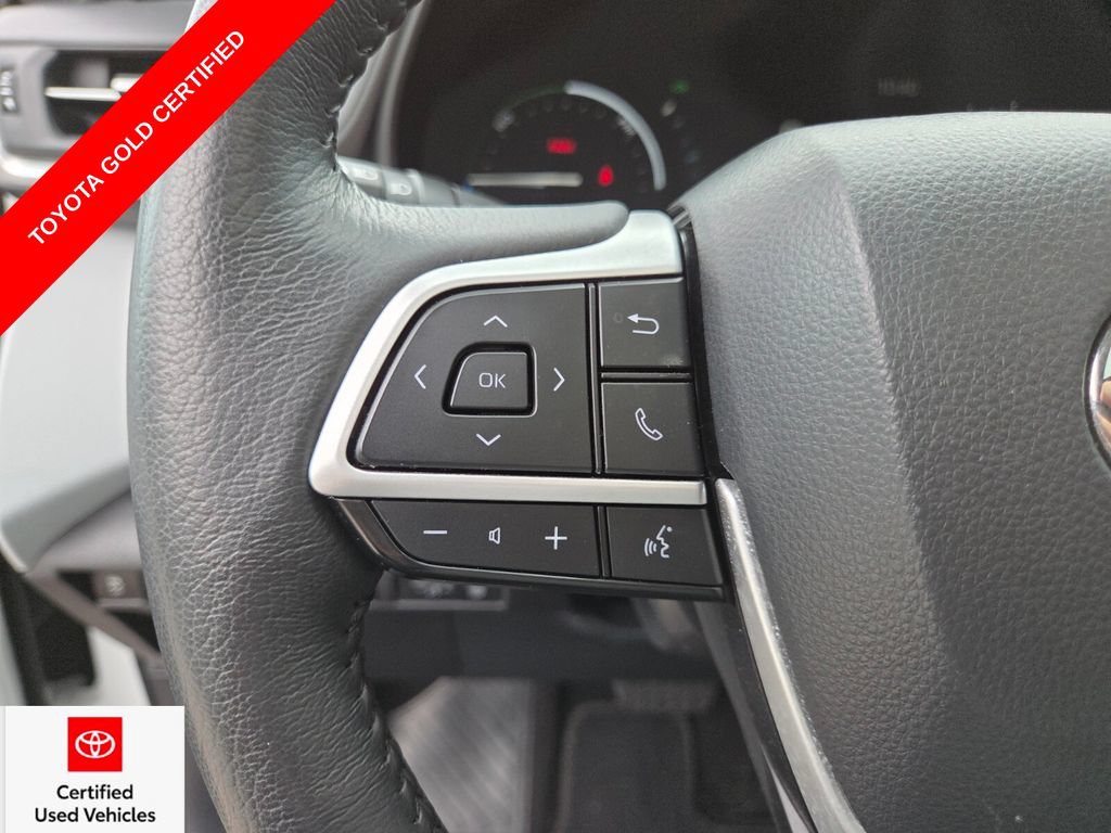 Certified 2025 Toyota Sienna XLE FWD image 31