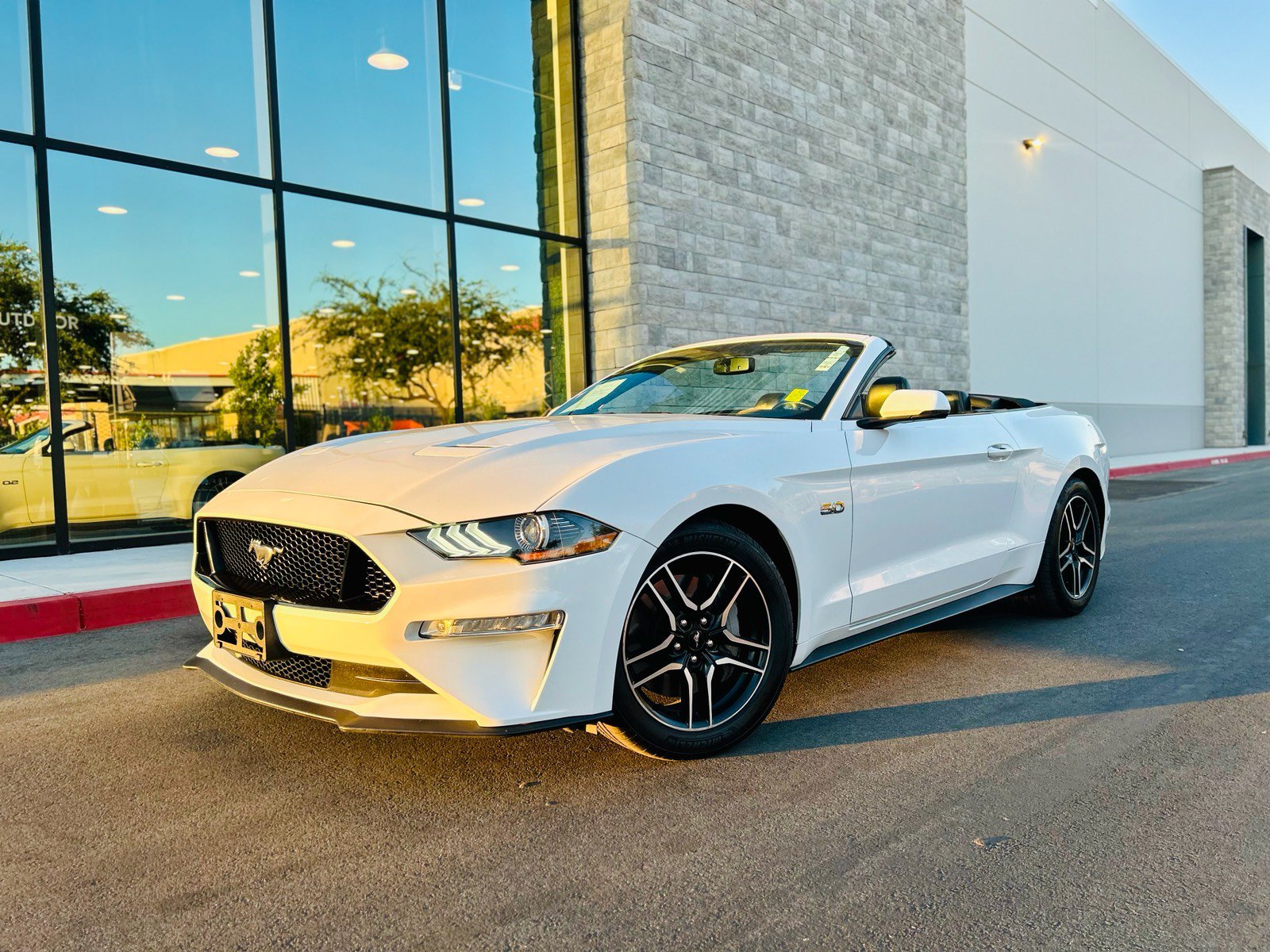 Used 2019 Ford Mustang GT Premium RWD image 3