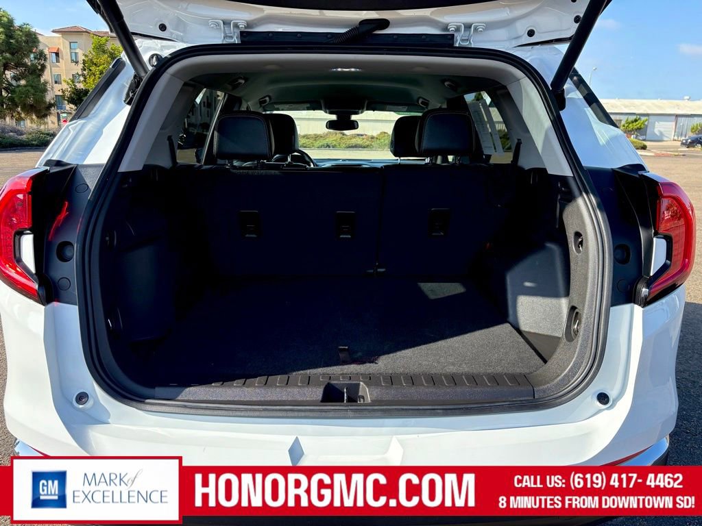Used 2024 GMC Terrain SLT AWD/4WD image 18