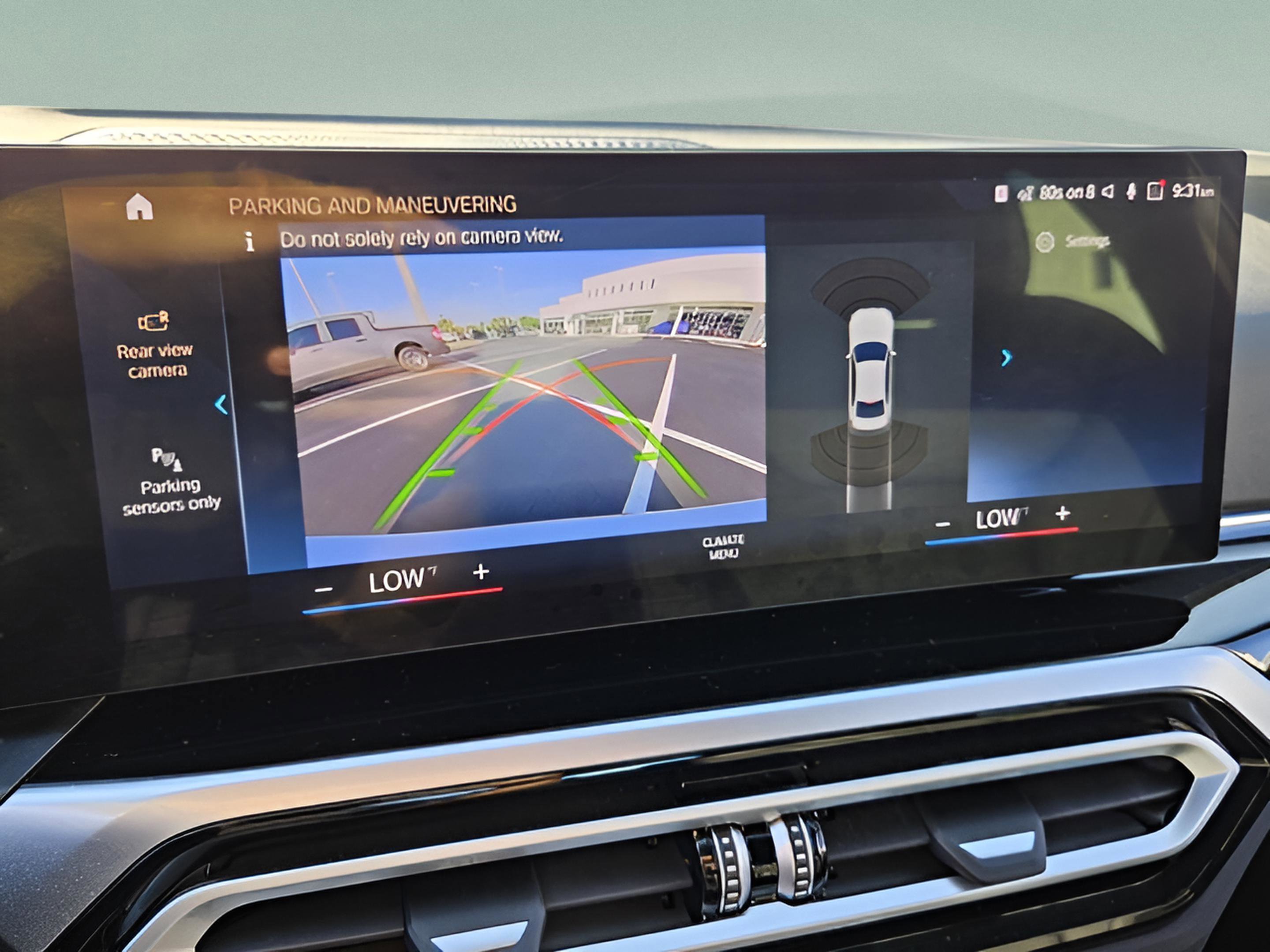 Certified 2023 BMW 330i 330i w/ Driving Assistance Package image 21