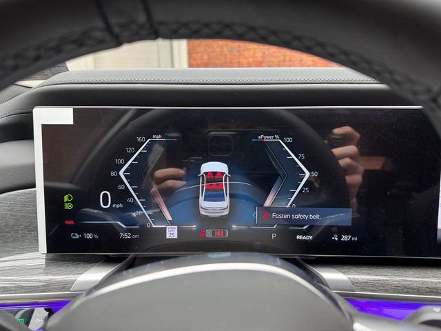 Used 2025 BMW i7 xDrive60 image 15