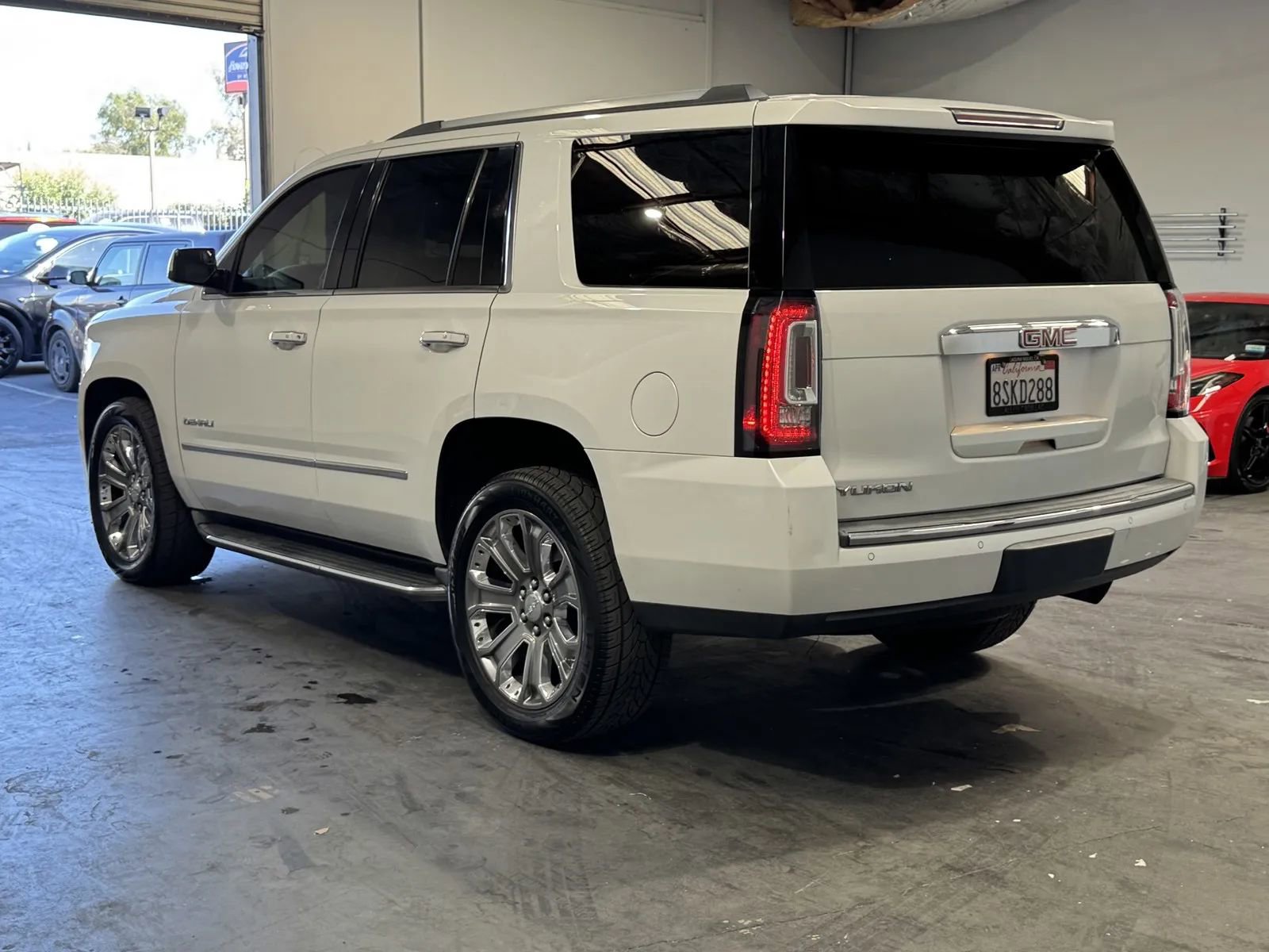 Used 2016 GMC Yukon Denali w/ Open Road Package AWD/4WD image 2