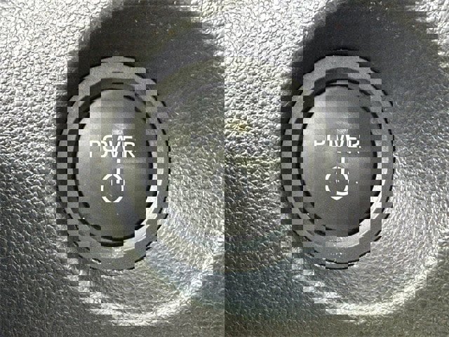 Used 2024 Toyota Corolla Cross SE image 19