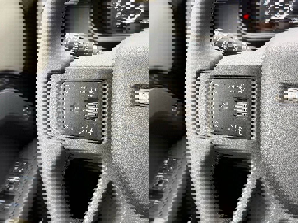 New 2026 Land Rover Defender 110 S image 19