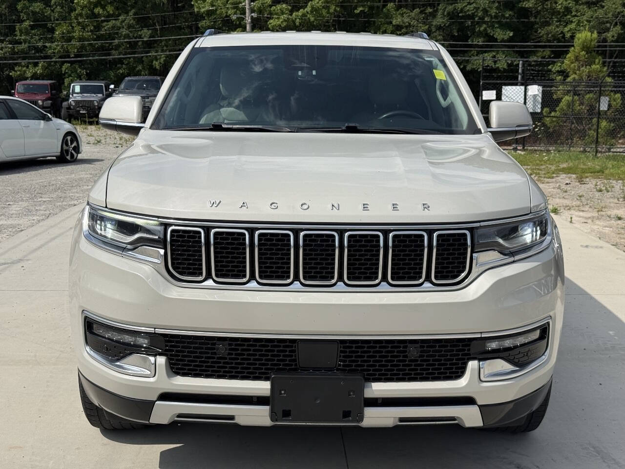 Used 2022 Jeep Wagoneer Series II AWD/4WD image 4