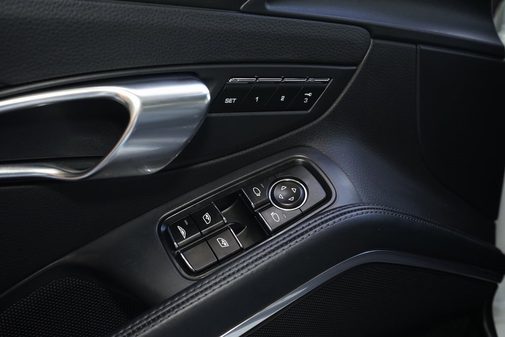 Used 2014 Porsche 911 Carrera image 18