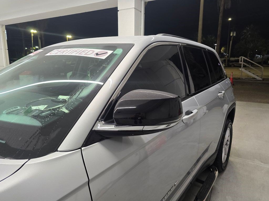 Used 2022 Jeep Grand Cherokee Limited RWD image 11