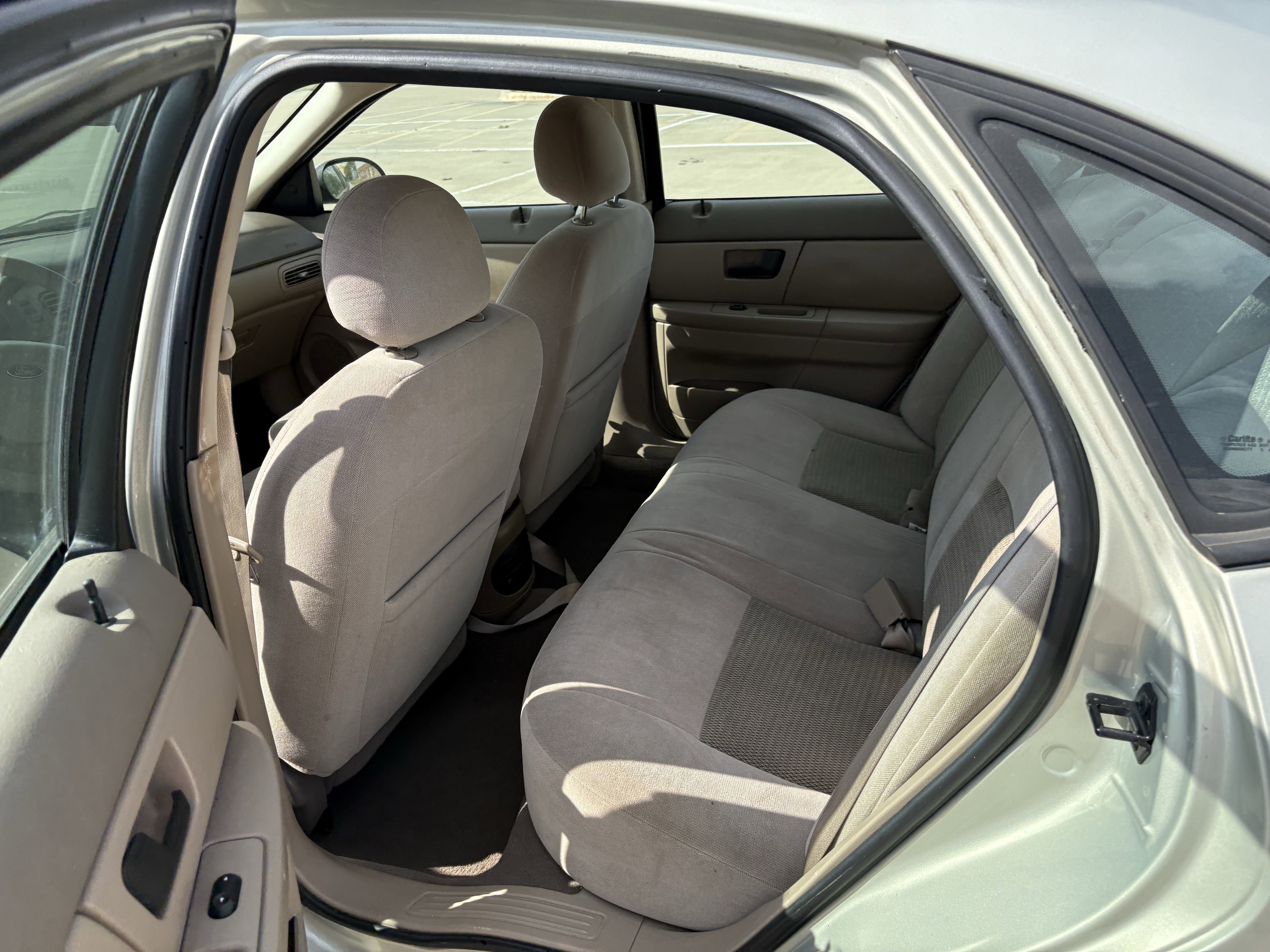 Used 2004 Ford Taurus SES image 7
