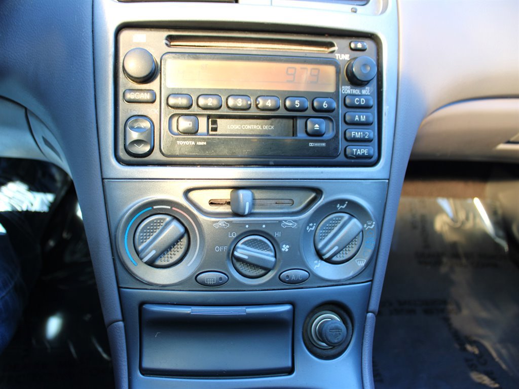 Used 2000 Toyota Celica GT image 19