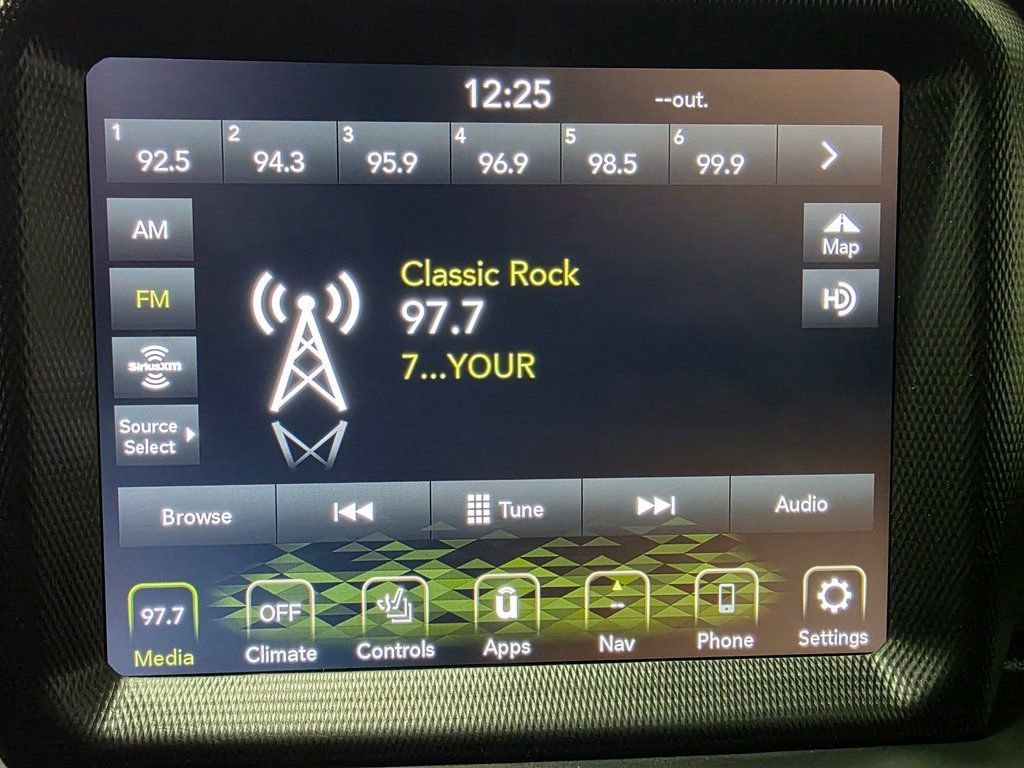 Used 2021 Jeep Wrangler Unlimited Sahara w/ Uconnect 4C Nav & Sound Group image 3