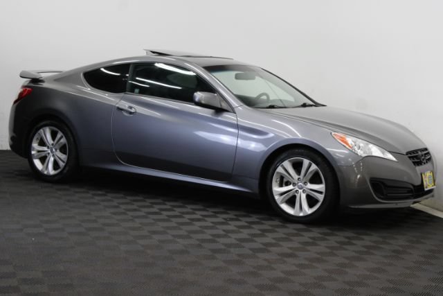 Used 2011 Hyundai Genesis 2.0T RWD image 3