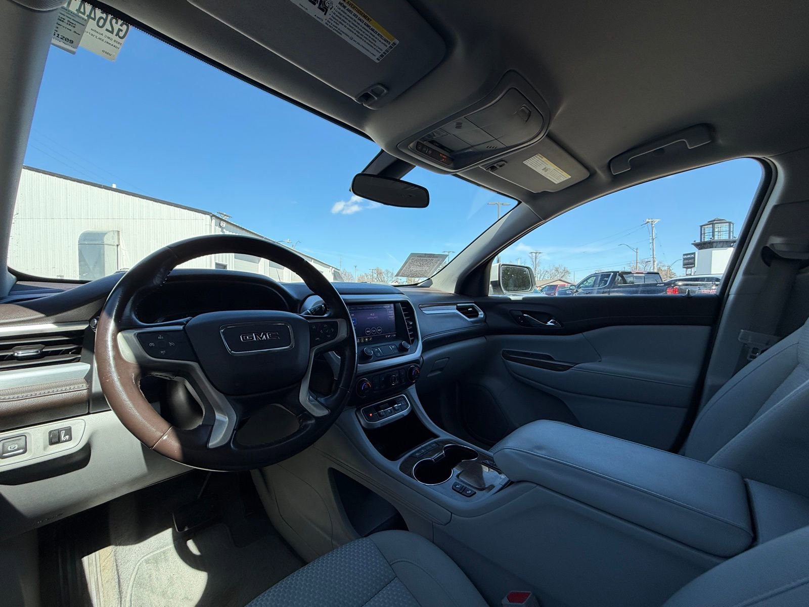 Used 2020 GMC Acadia SLE w/ Driver Convenience Package image 17