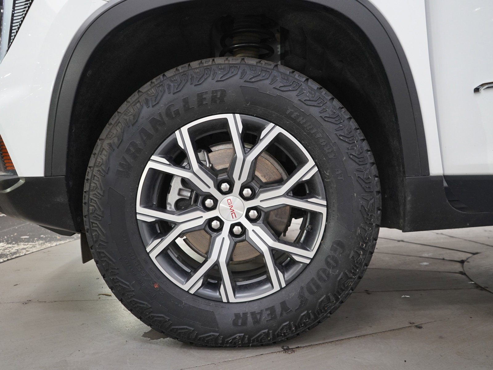 Used 2025 GMC Acadia AT4 AWD/4WD image 33