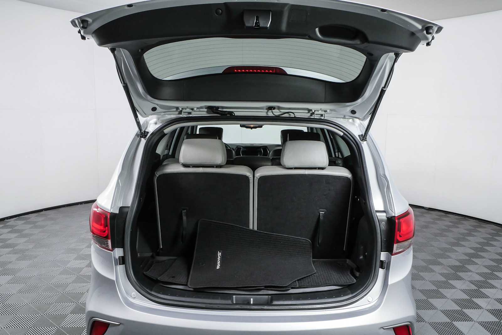 Used 2019 Hyundai Santa Fe XL SE FWD image 28