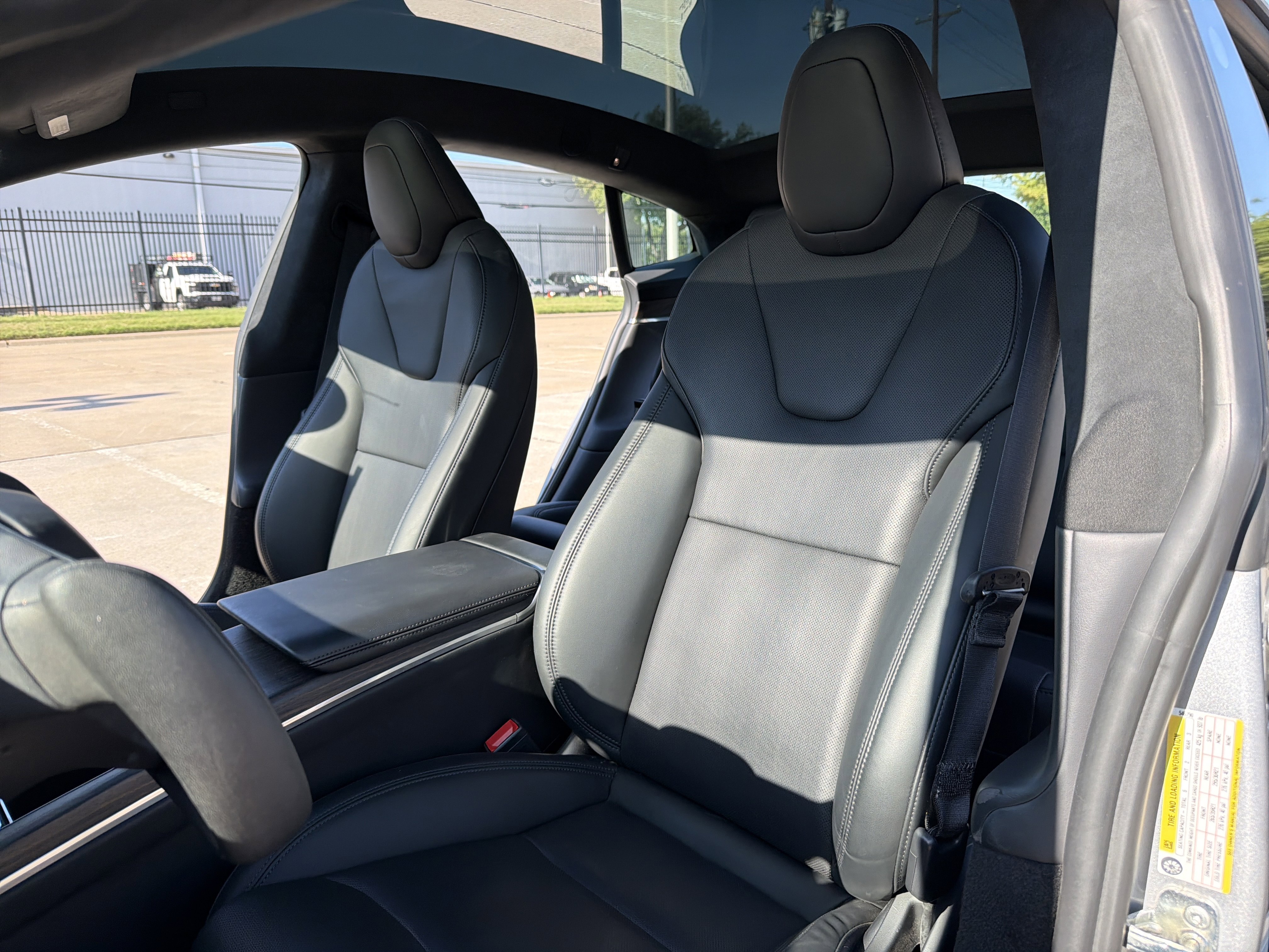 Used 2024 Tesla Model S AWD/4WD image 17