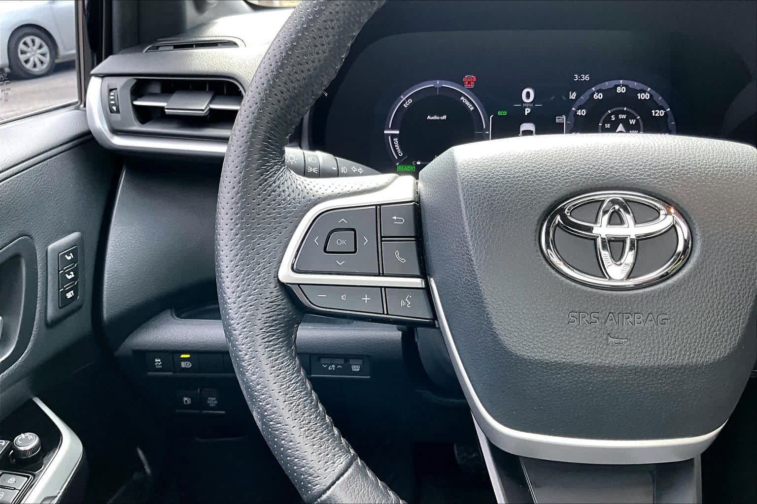 Certified 2025 Toyota Sienna Limited FWD image 24