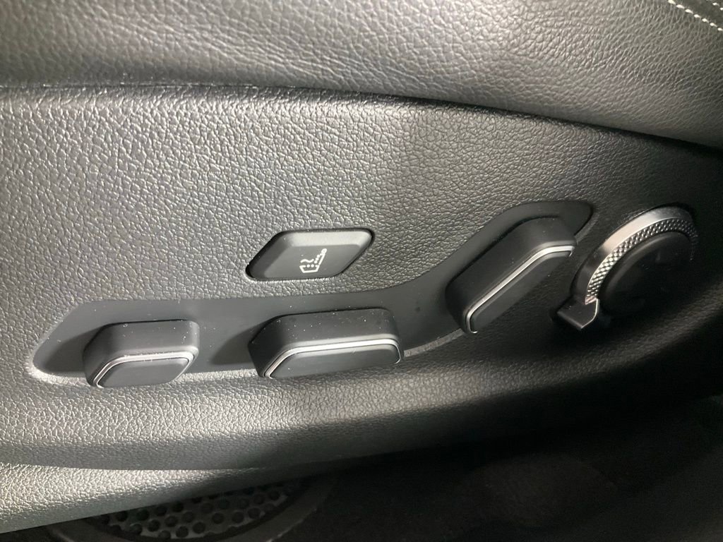 Used 2024 Genesis GV70 2.5T w/ Sport Prestige Package image 23