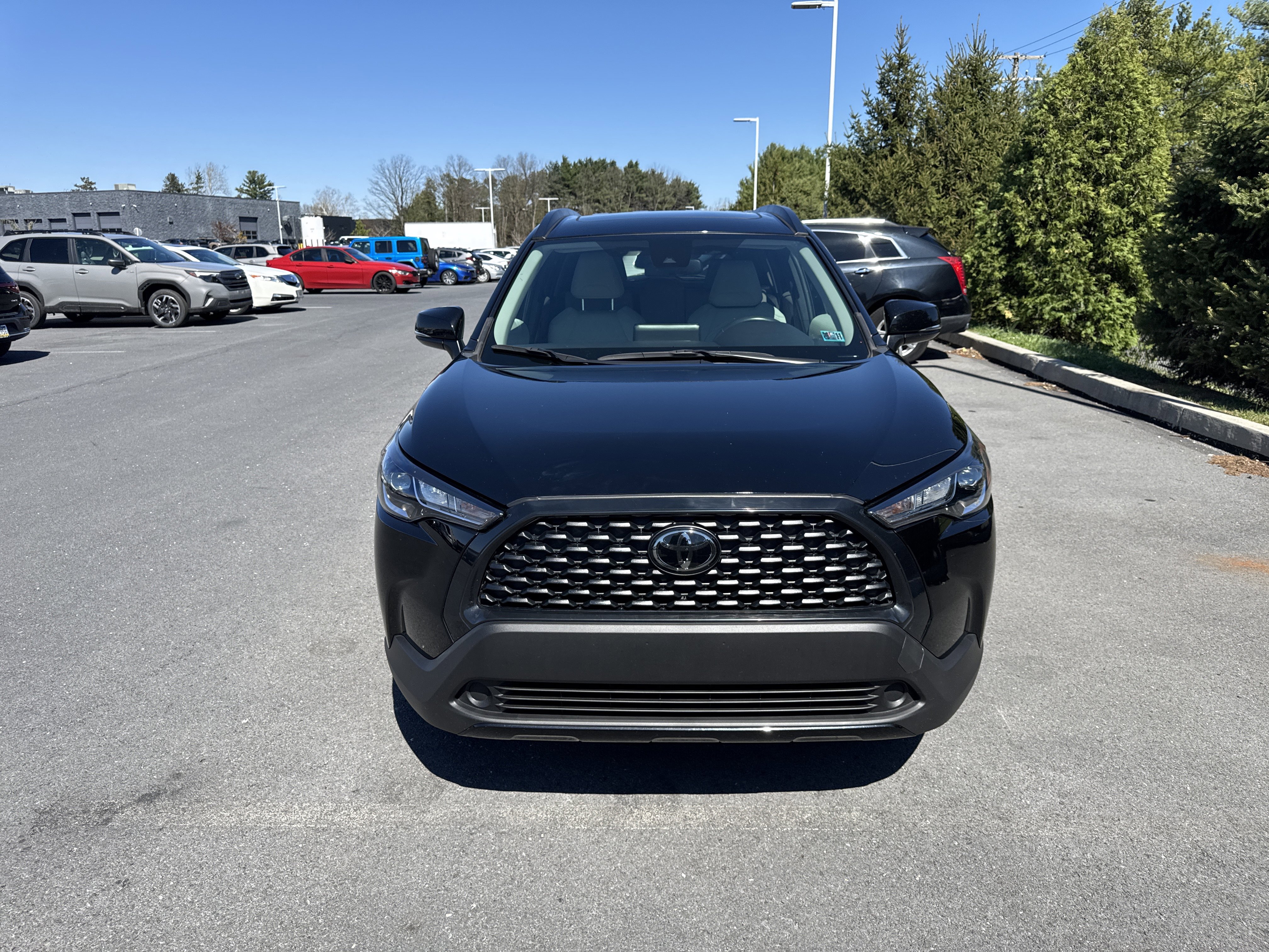 Used 2022 Toyota Corolla Cross LE w/ Moonroof Package image 12