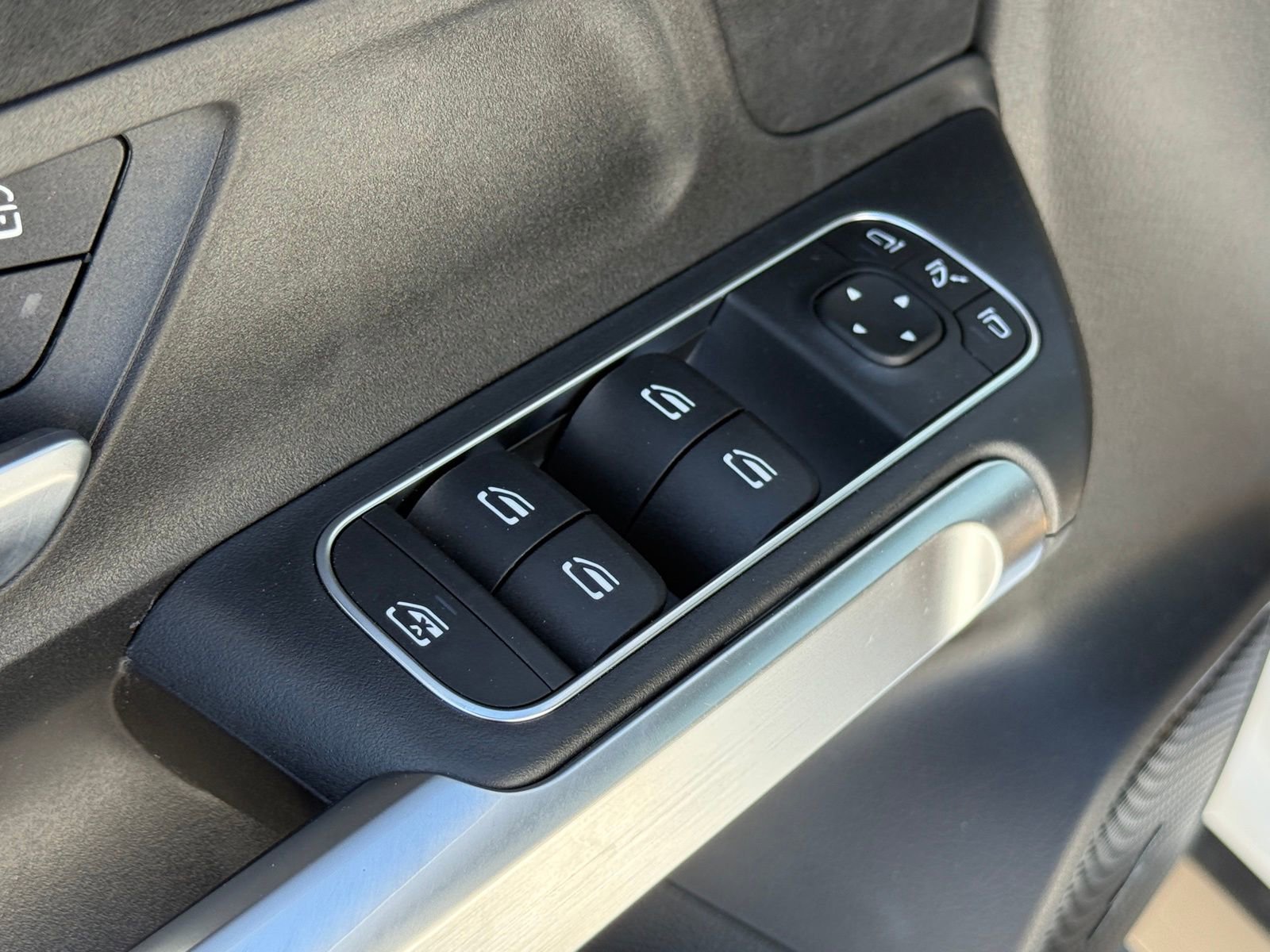 New 2026 Mercedes-Benz GLB 35 AMG 4MATIC image 19