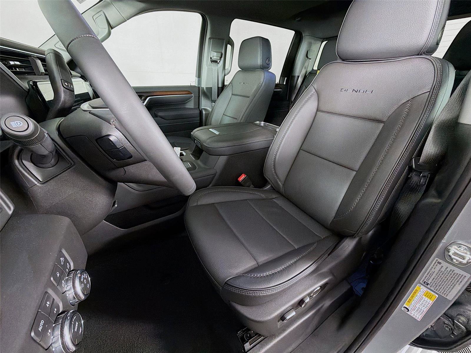 New 2026 GMC Sierra 3500 Denali w/ Denali Reserve Package image 11