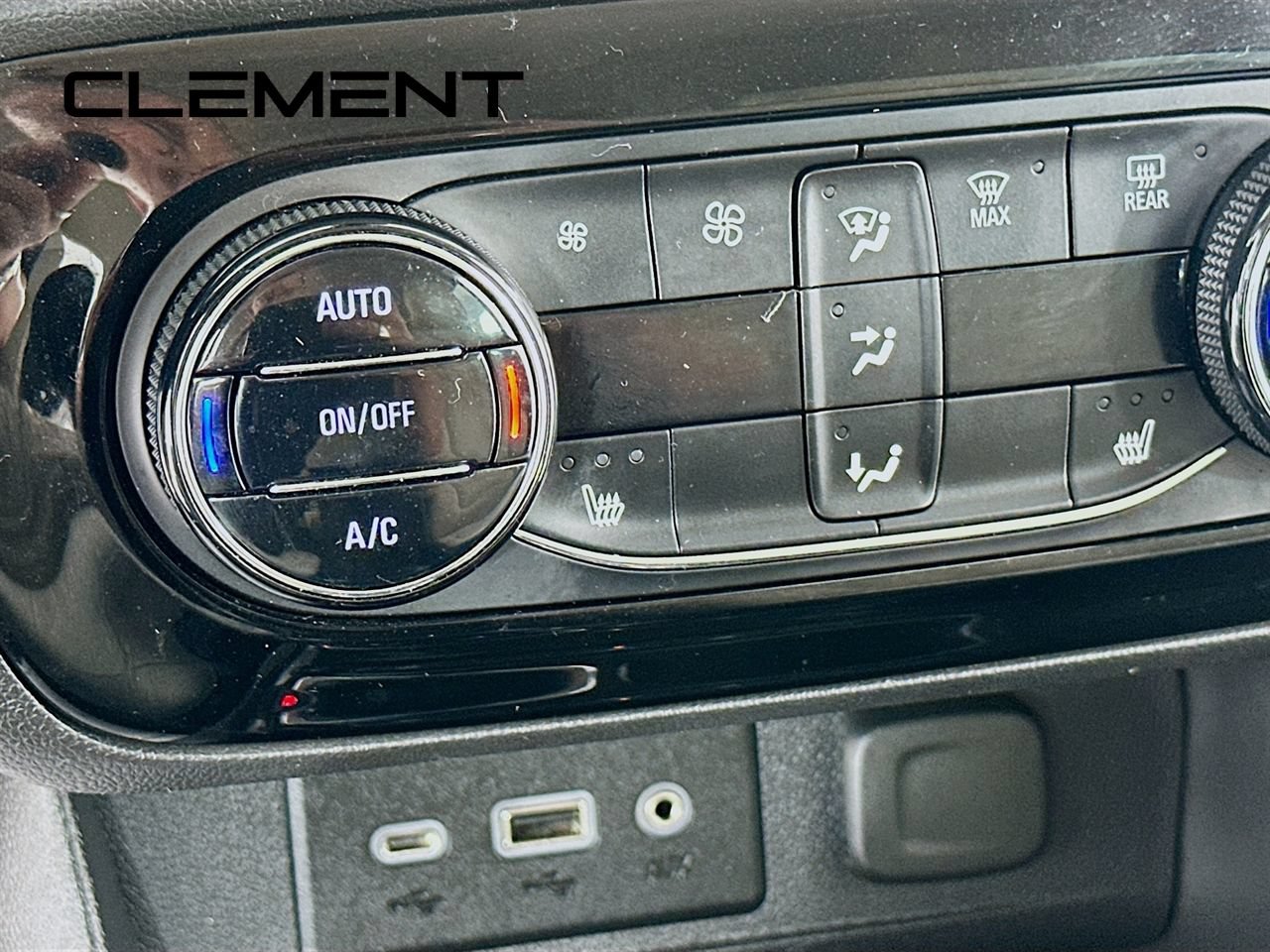 Used 2023 Buick Encore GX Select FWD image 23