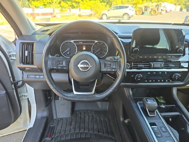 Used 2023 Nissan Pathfinder SL w/ SL Premium Package AWD/4WD image 15