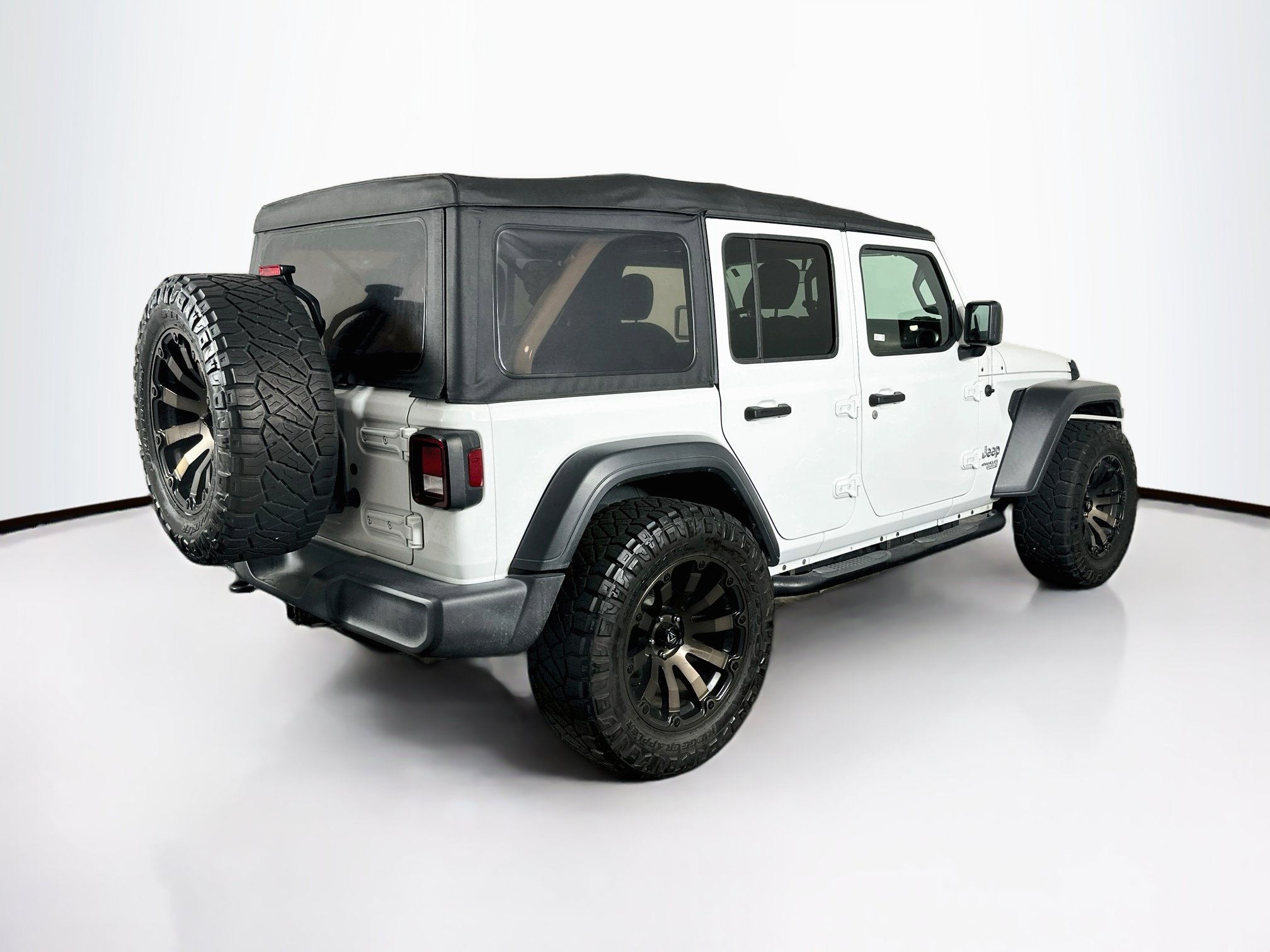 Used 2018 Jeep Wrangler Unlimited Sport S AWD/4WD image 9