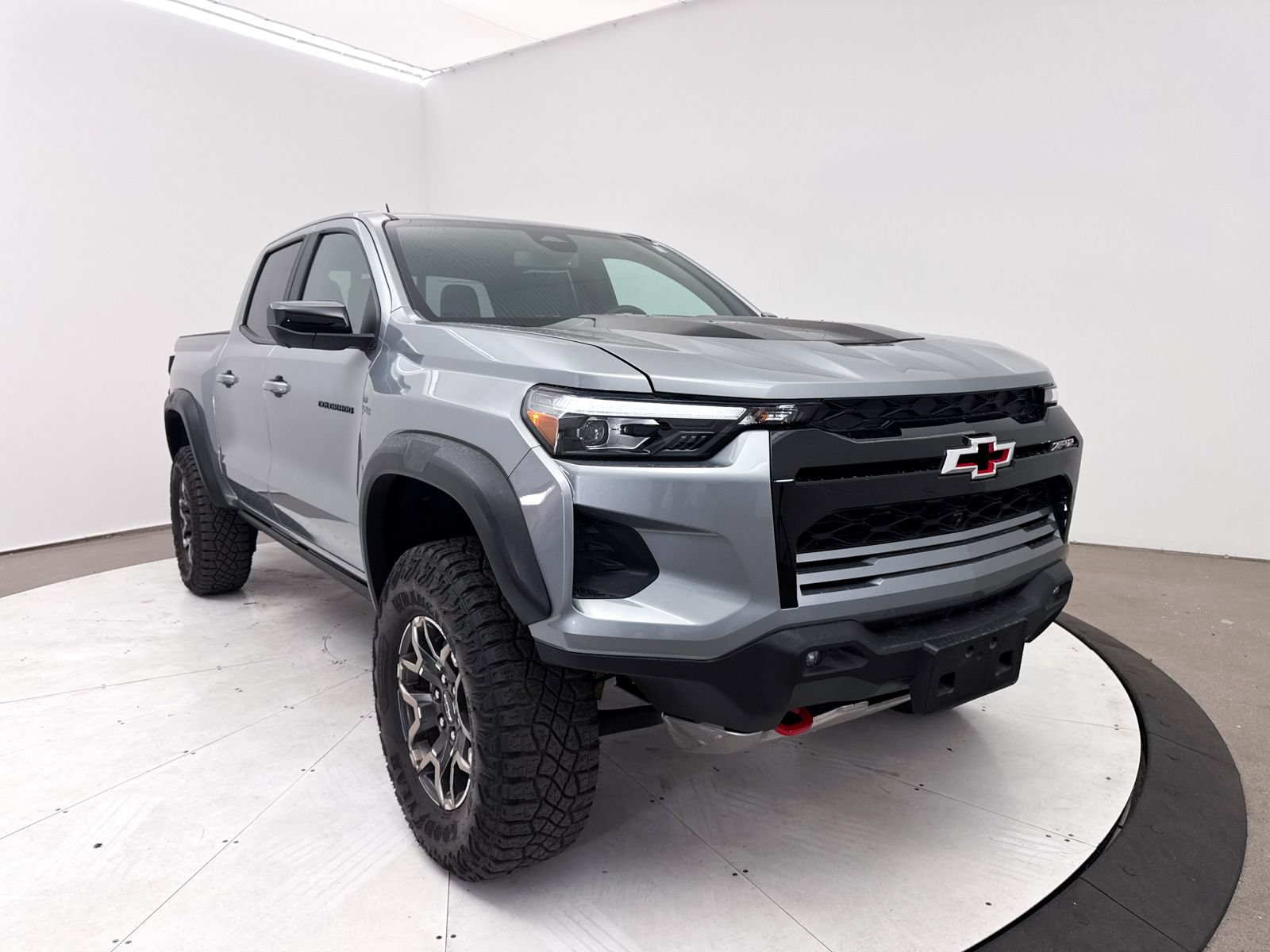 Used 2024 Chevrolet Colorado ZR2 w/ ZR2 Convenience Package III AWD/4WD image 13