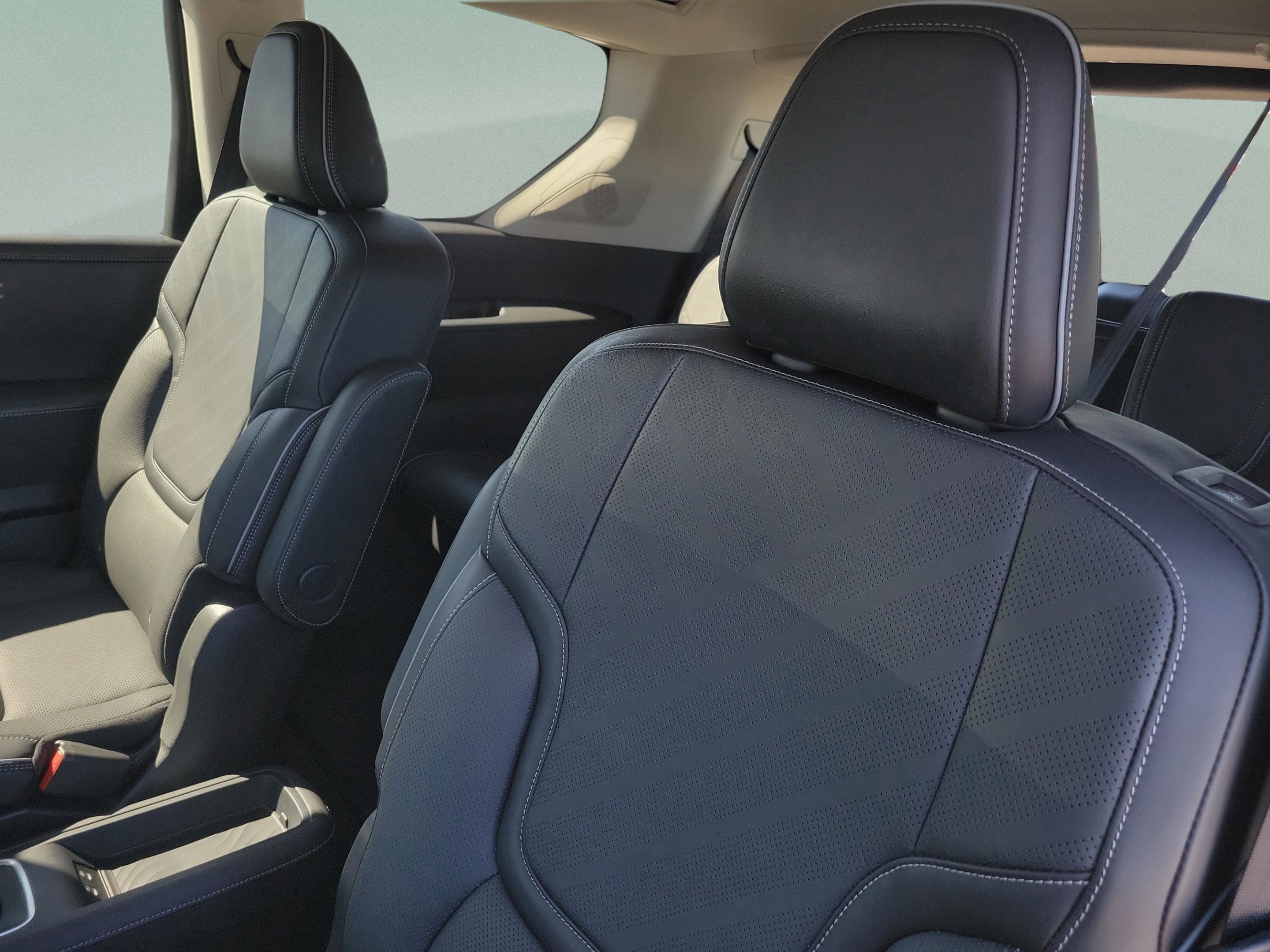 Certified 2025 INFINITI QX80 Luxe RWD image 27