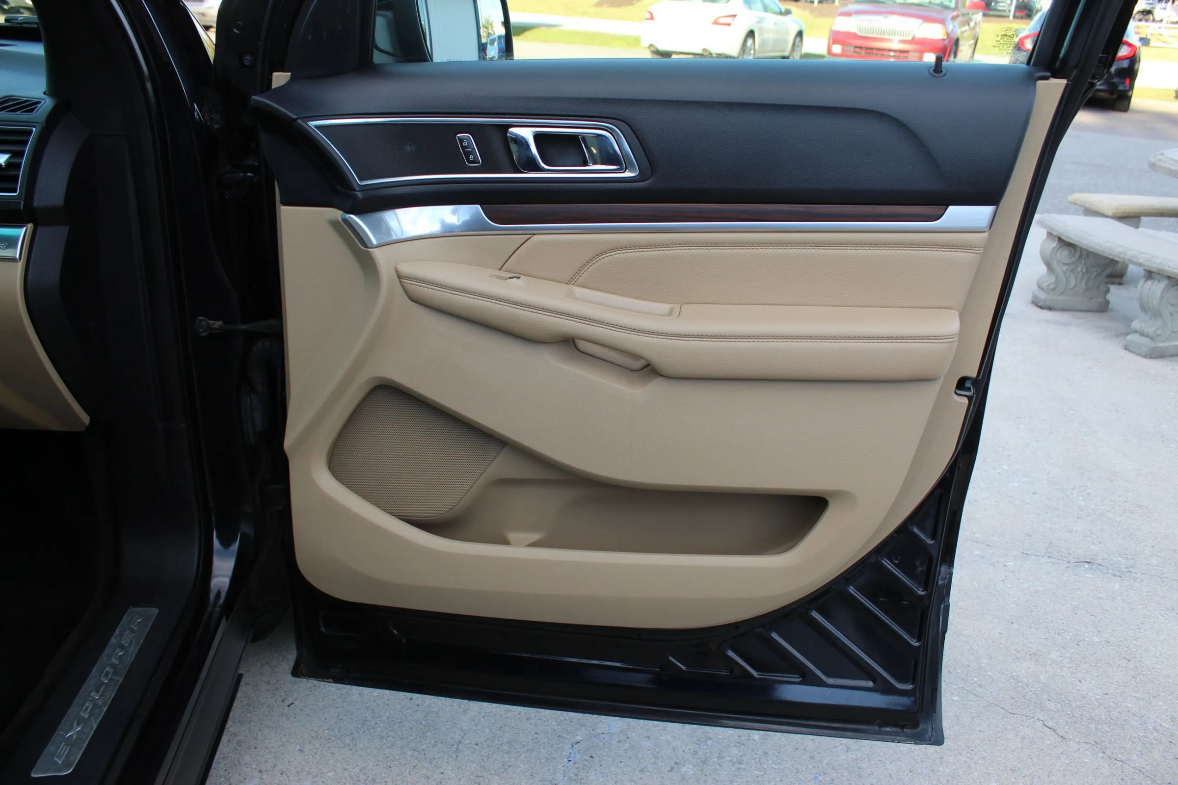 Used 2017 Ford Explorer Limited w/ Equipment Group 301A image 28