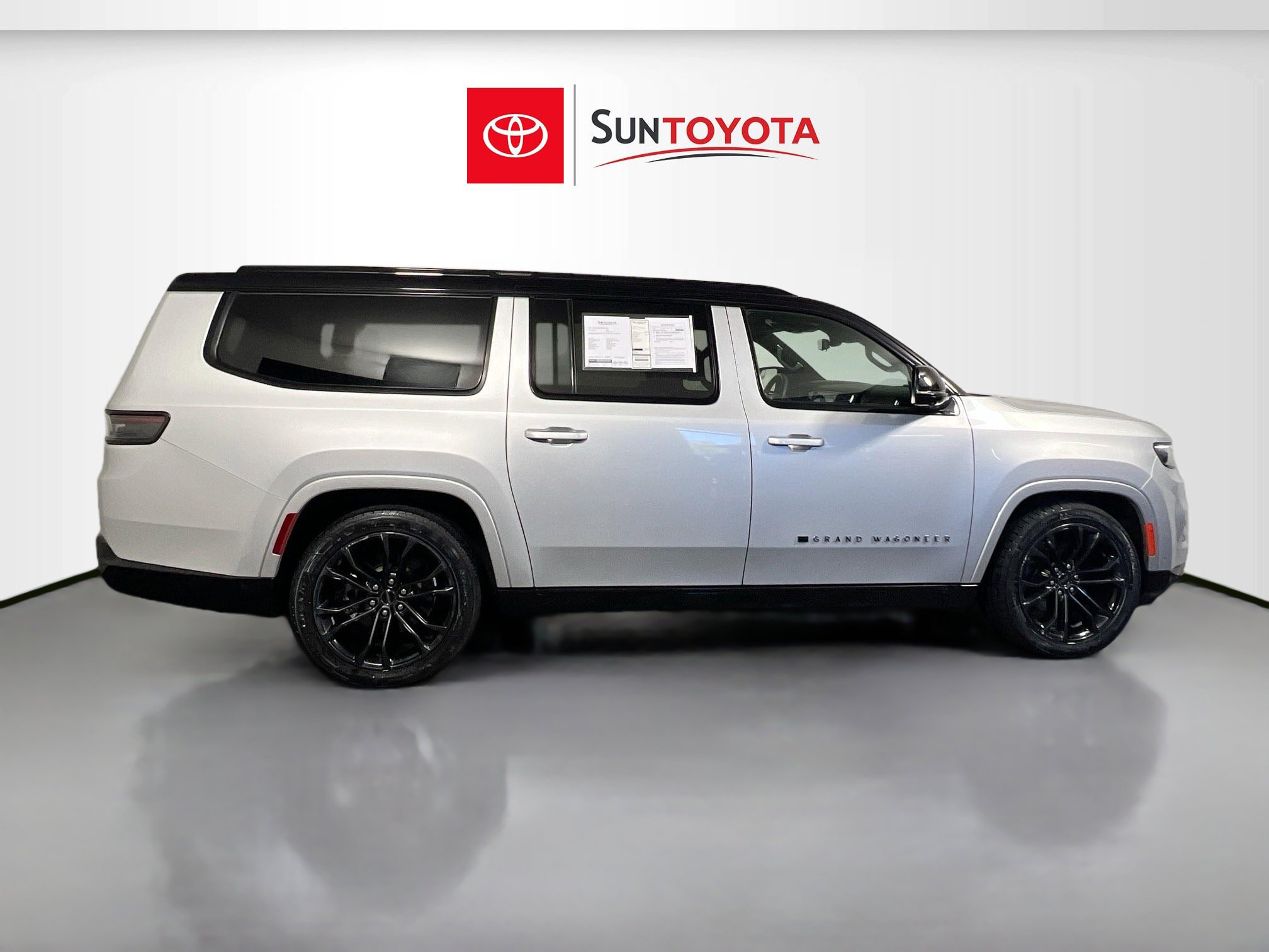 Used 2024 Jeep Grand Wagoneer L Series II w/ Quick Order Packagew 28T AWD/4WD image 2